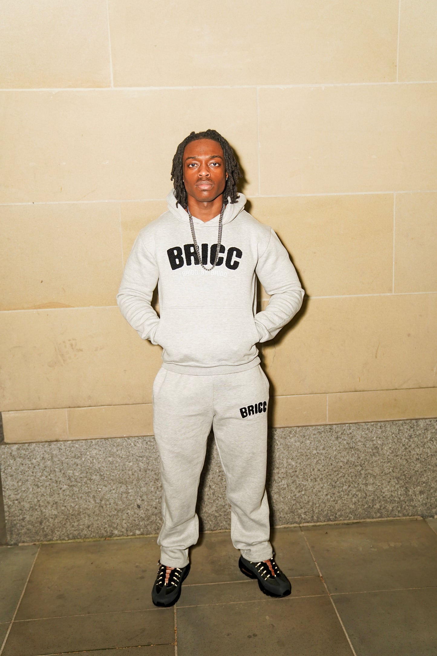 GREY BRICC *HOODIE*